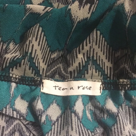 NWOT❗️Tea & Rose Halter Top - Picture 3 of 3